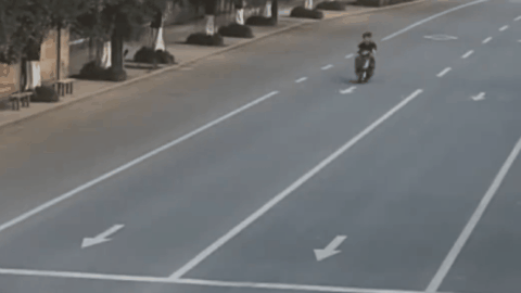 澳大利亚新南威尔斯联赛2
_多地严查“人造太阳”澳大利亚新南威尔斯联赛2
!湖南交警提醒