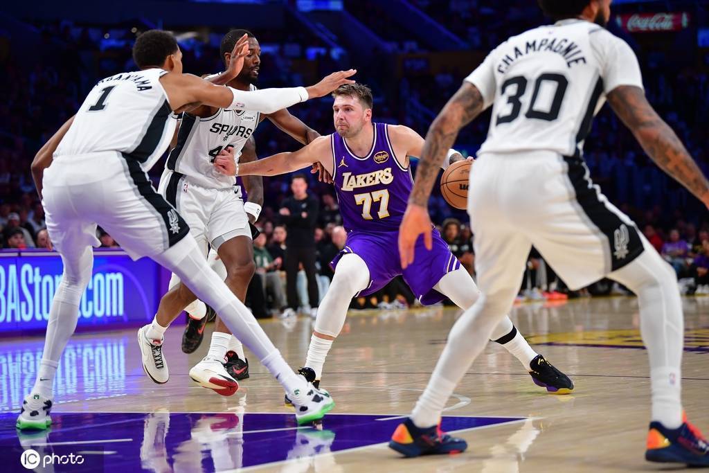 如何代理皇冠信用网_NBA官方公布湖人马刺裁判报告 末节1.2秒存在关键误判