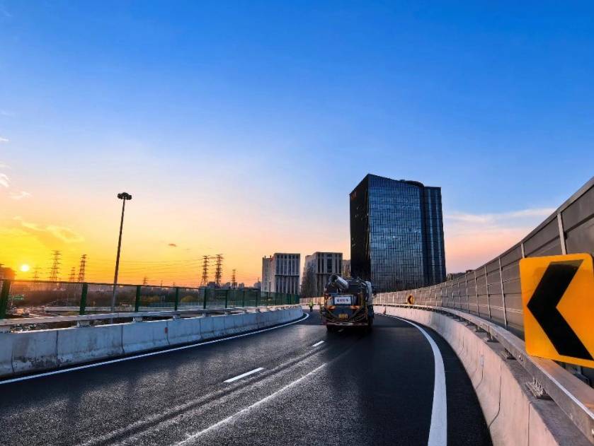 皇冠信用网登陆网址
_8分钟进五环、11分钟达四环皇冠信用网登陆网址
!北京多条道路即将通车——