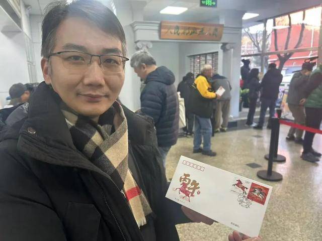 皇冠平台出租
_《丙午年》马年生肖邮票今日开售皇冠平台出租
!有人连夜排队——