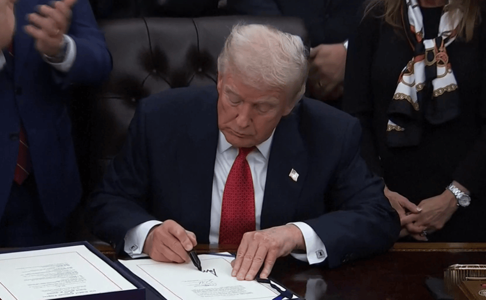 皇冠官网
_特朗普暗示中俄“共治天下”皇冠官网
,入局之前必须谨慎