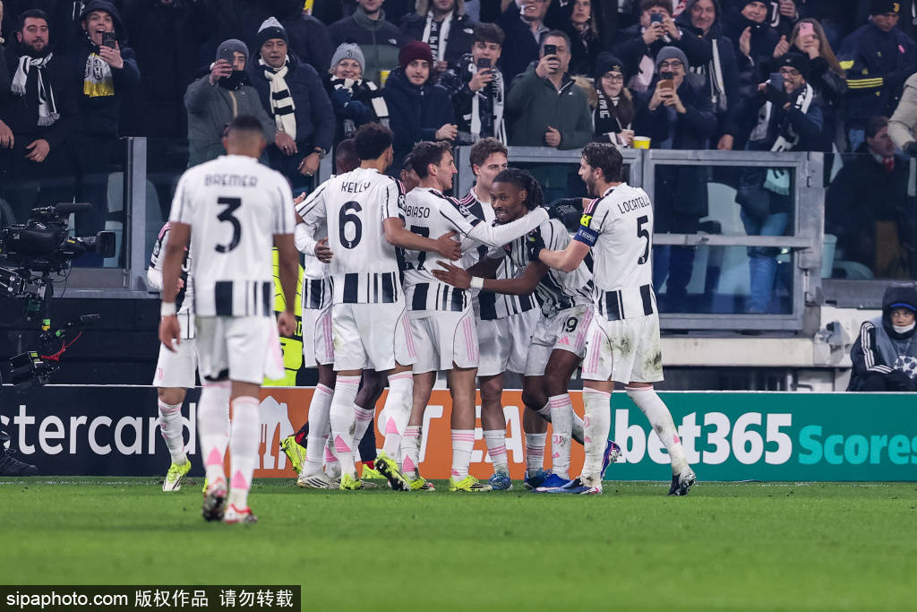 皇冠信用网代理出租_尤文图斯3-0完胜那不勒斯皇冠信用网代理出租,现场球迷嘲讽孔蒂引发热议!