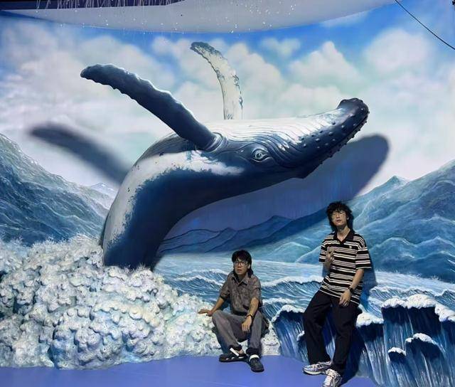 皇冠登3代理申请_两个00后刮腻子一年营收100多万元皇冠登3代理申请!梦想是画遍全球