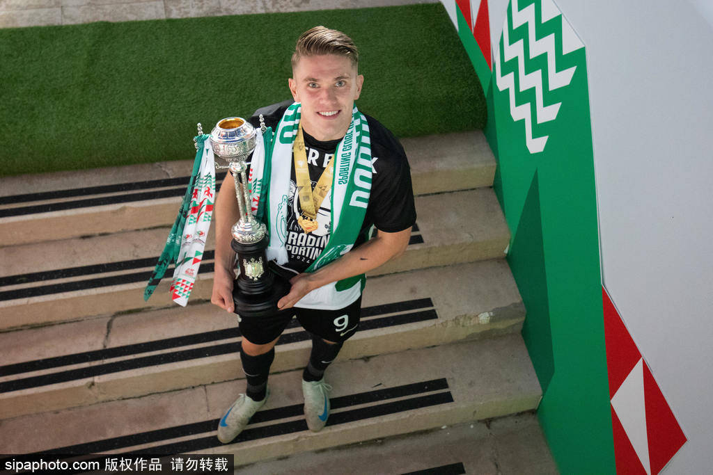 皇冠足球管理平台出租_曼联意外获得吉奥克斯转会利好皇冠足球管理平台出租，阿森纳退出争夺战！