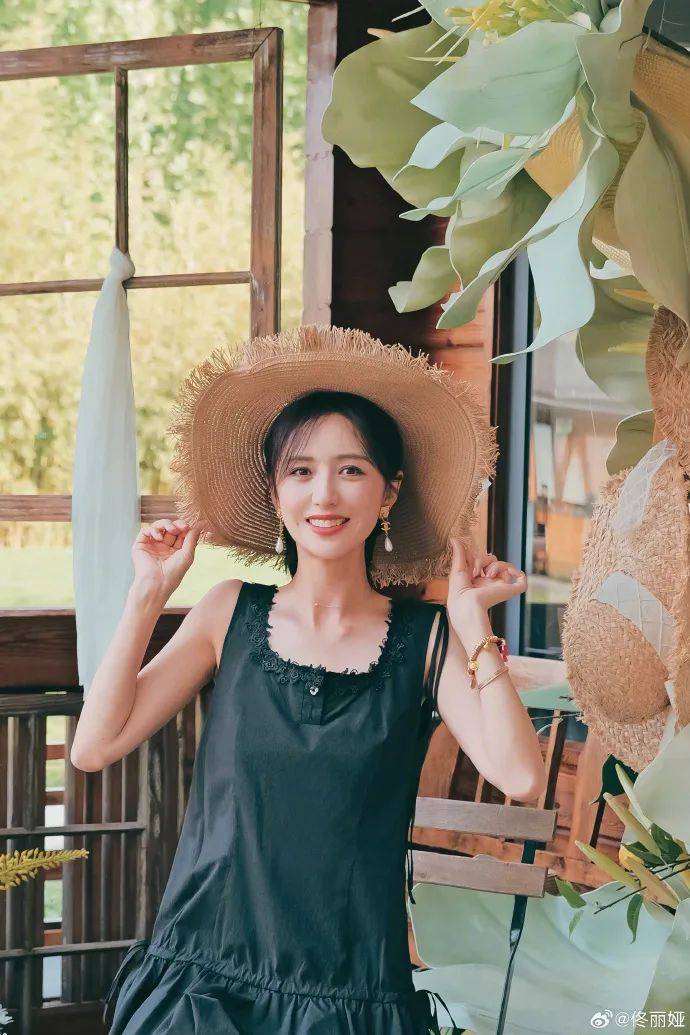 皇冠信用网去哪里弄_佟丽娅谈和陈思诚离婚后关系：虽然情感上走不到一起皇冠信用网去哪里弄，但孩子重要时刻父母要在