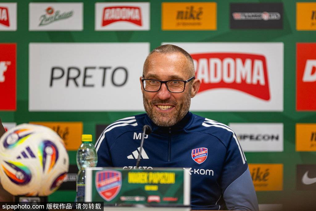 皇冠信用网登1_张弛的草率吊射让青岛球迷心碎皇冠信用网登1！赛后点评引发热议