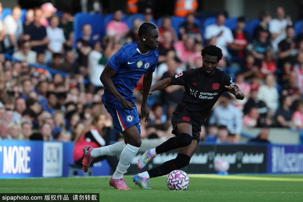 布里斯托城vs赫尔城_切尔西小将乔治被替换引发热议：背后故事与战术分析