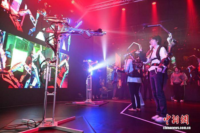 皇冠手机管理端登录_首届香港国际AI艺术节“遇见未来”